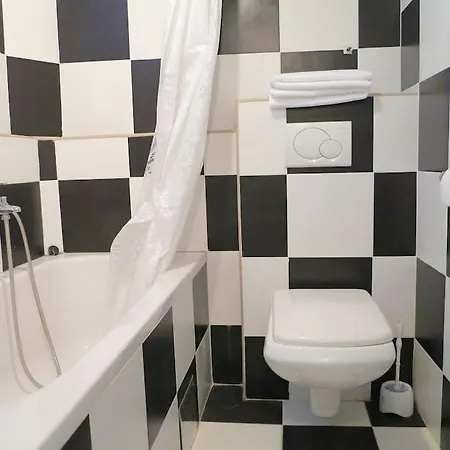 Apartment Garden&shade 3min Away From The Historical Center Hvar Town
