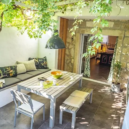 Apartment Garden&shade 3min Away From The Historical Center