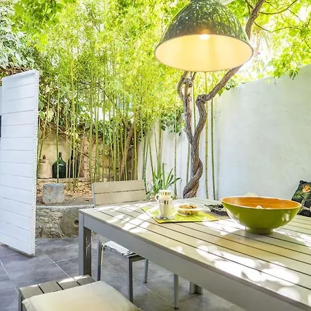 Apartment Garden&shade 3min Away From The Historical Center